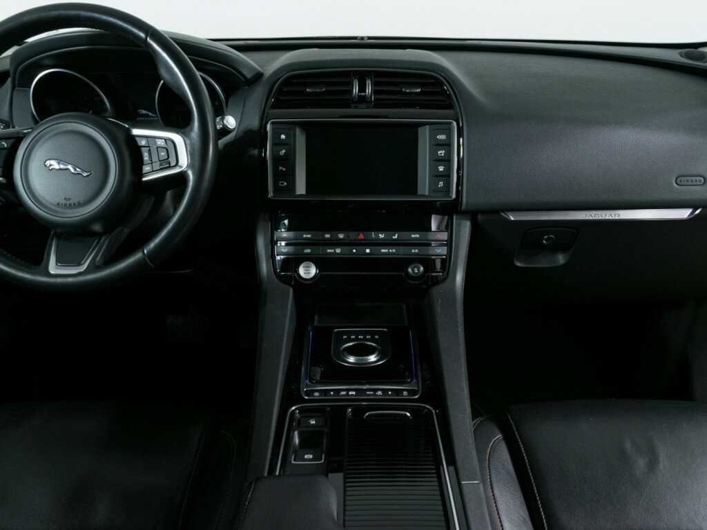 Jaguar F-Pace с пробегом — 2017 год. Фото: #9
