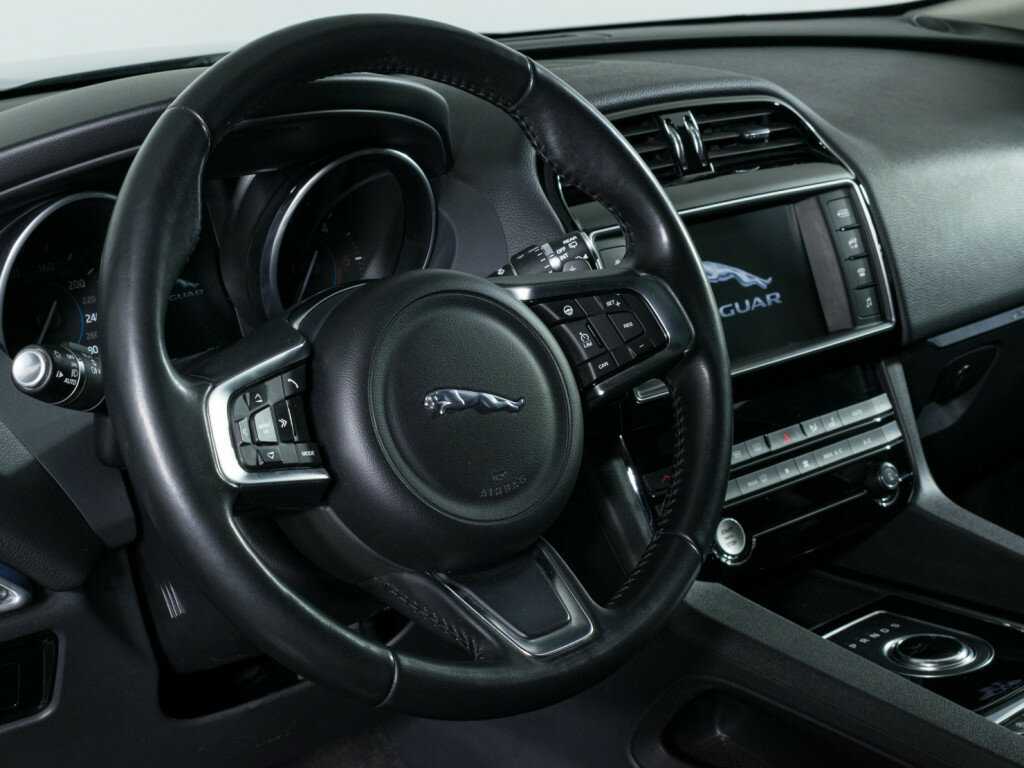 Jaguar F-Pace с пробегом — 2017 год. Фото: #13