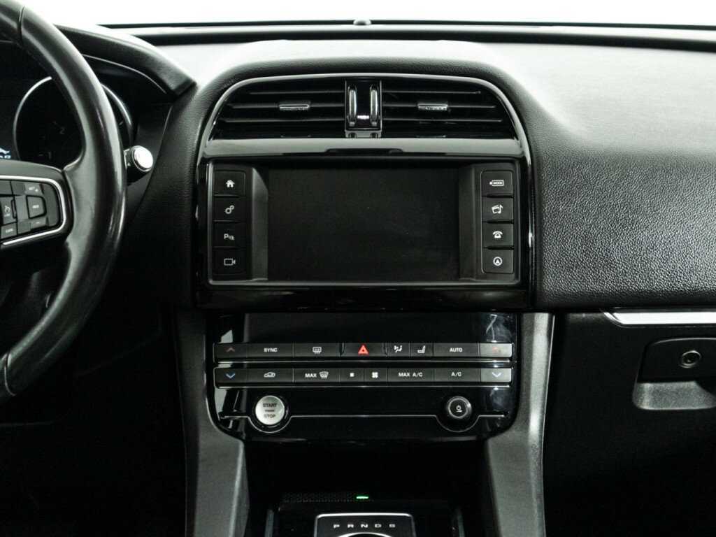 Jaguar F-Pace с пробегом — 2016 год. Фото: #13