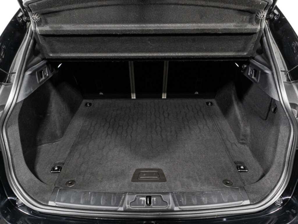 Jaguar F-Pace с пробегом — 2016 год. Фото: #14