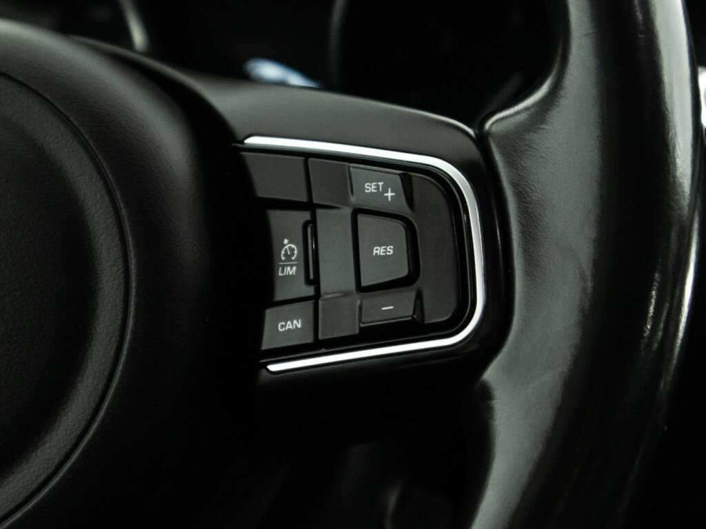 Jaguar F-Pace с пробегом — 2016 год. Фото: #21