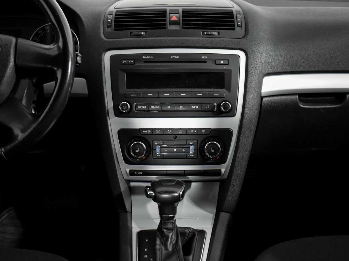 Skoda Octavia с пробегом — 2011 год. Фото: #12