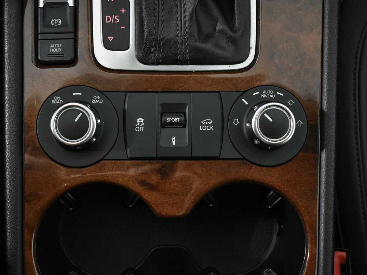 Volkswagen Touareg с пробегом — 2013 год. Фото: #10