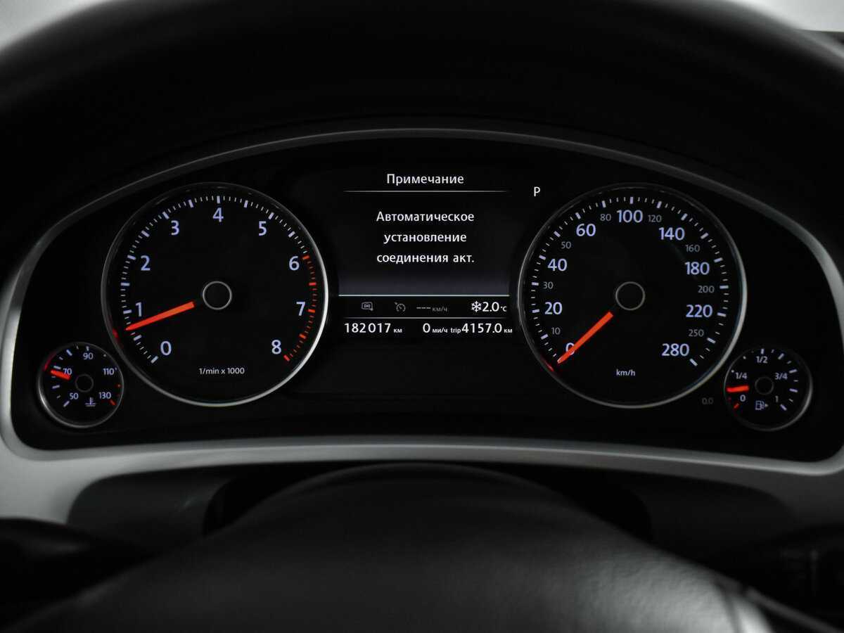 Volkswagen Touareg с пробегом — 2013 год. Фото: #21