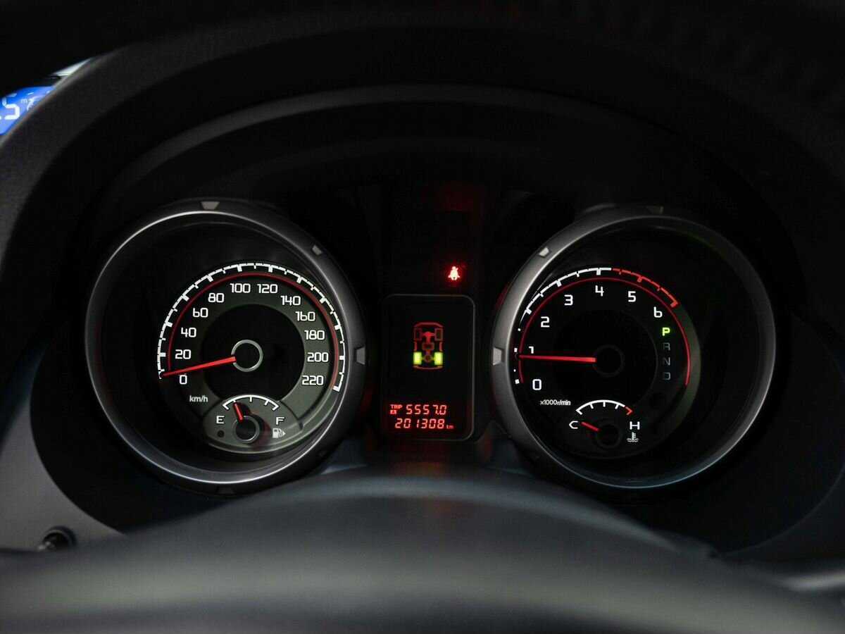 Mitsubishi Pajero с пробегом — 2013 год. Фото: #16