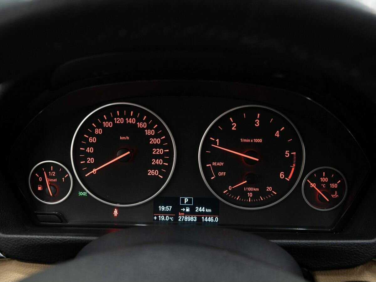 BMW 3 серии с пробегом — 2013 год. Фото: #16