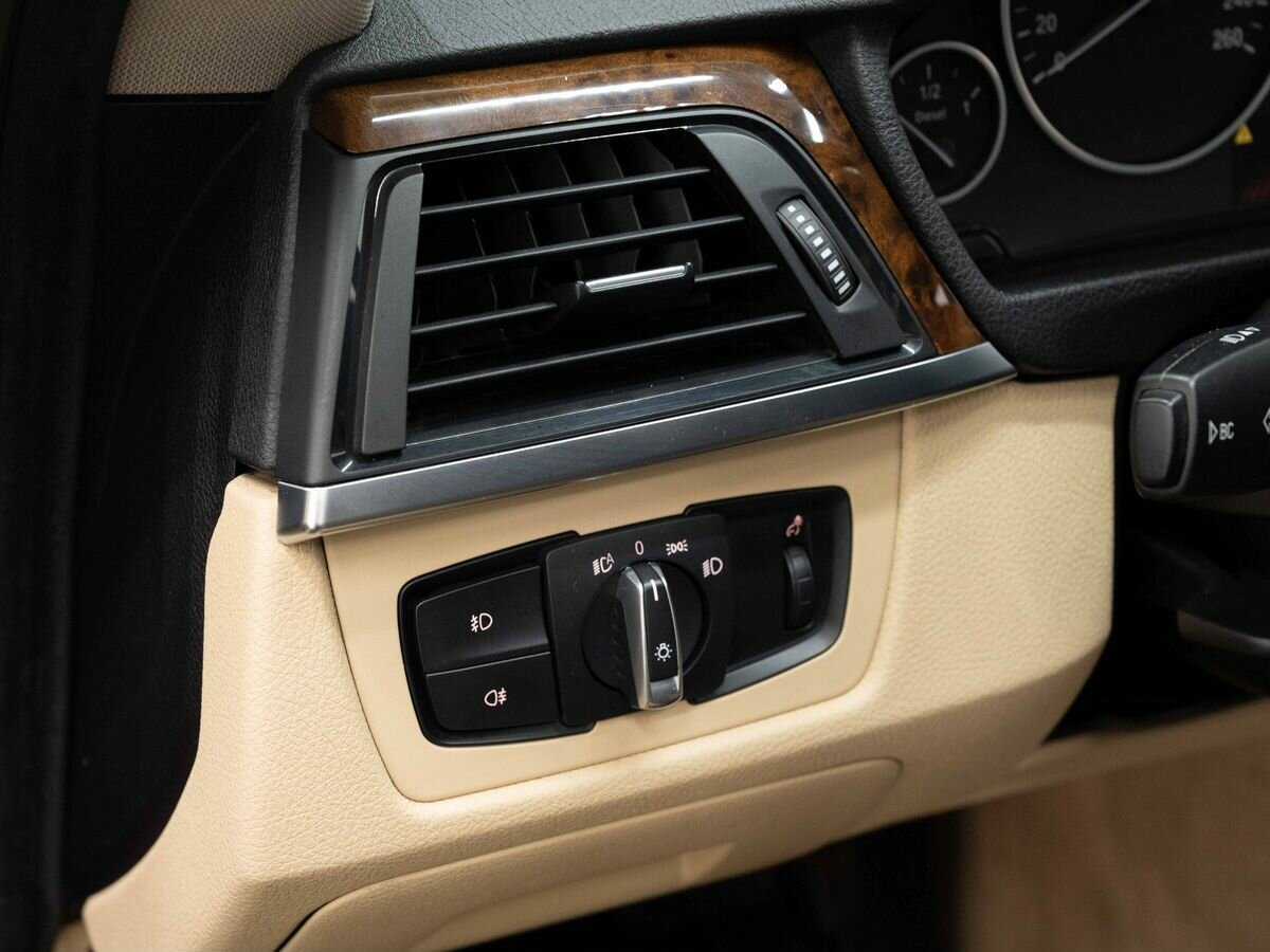 BMW 3 серии с пробегом — 2013 год. Фото: #18