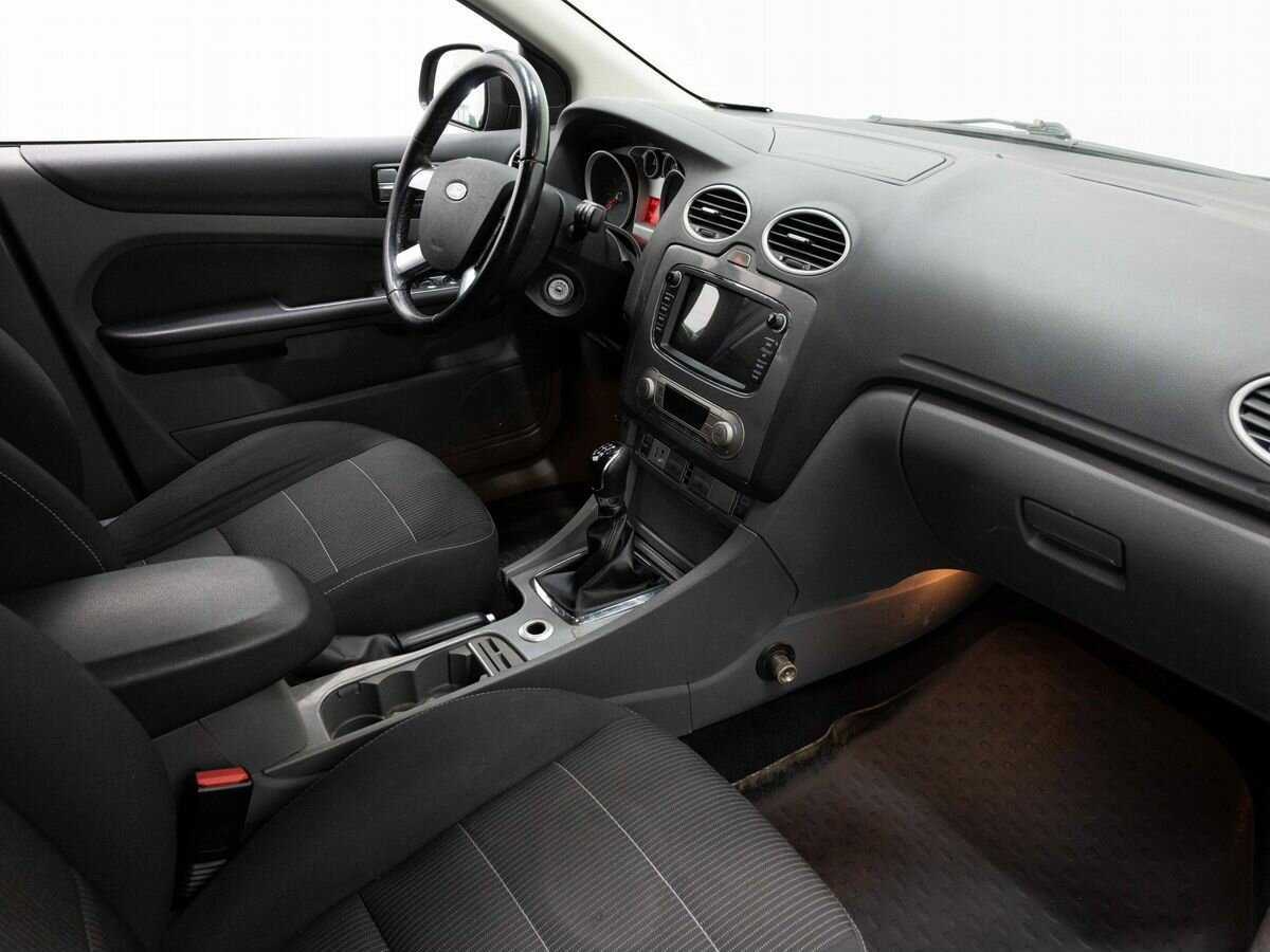 Ford Focus с пробегом — 2010 год. Фото: #10