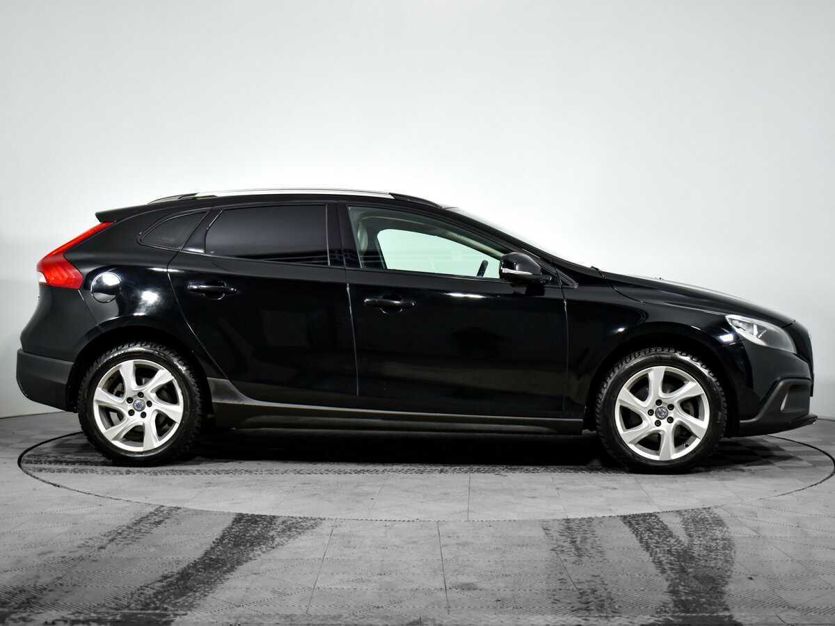 Volvo V40 с пробегом — 2014 год. Фото: #3