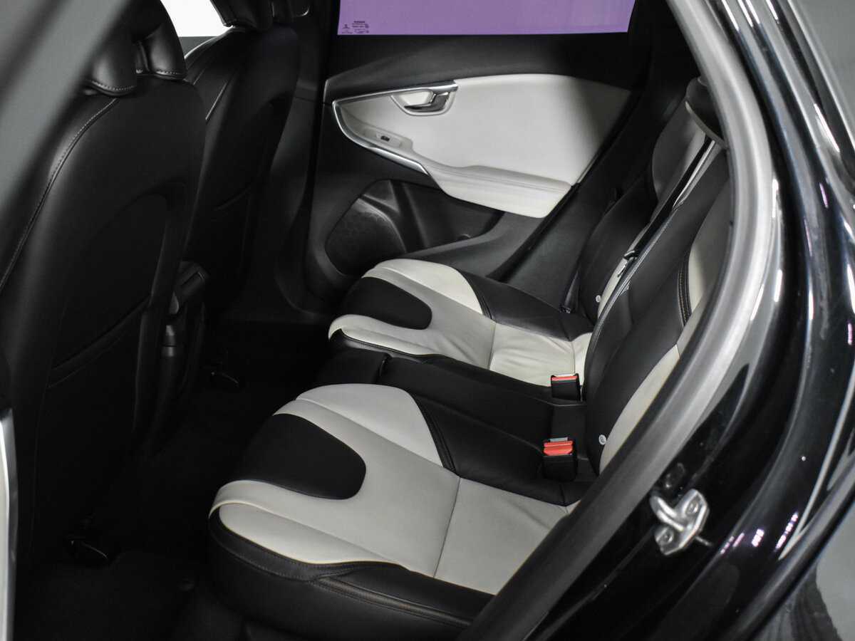 Volvo V40 с пробегом — 2014 год. Фото: #12