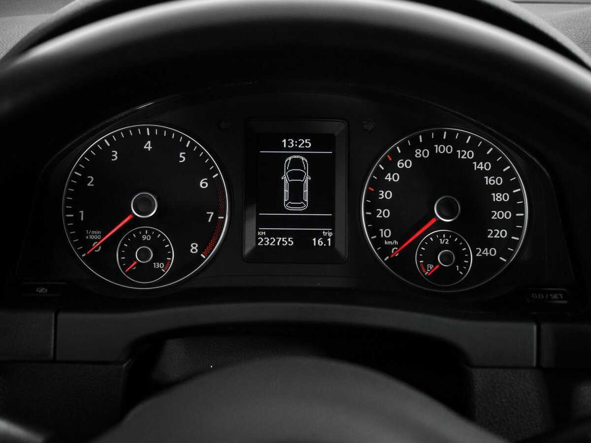 Volkswagen Golf Plus с пробегом — 2011 год. Фото: #17