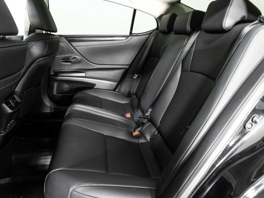 Lexus ES с пробегом — 2021 год. Фото: #9