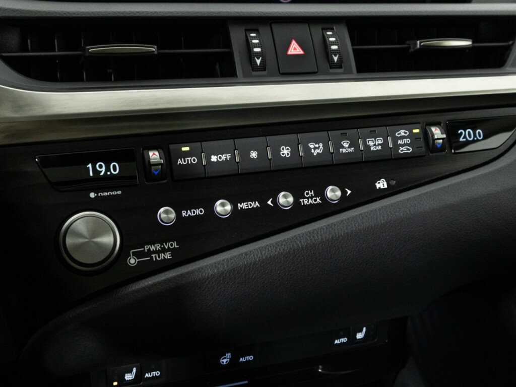 Lexus ES с пробегом — 2021 год. Фото: #14