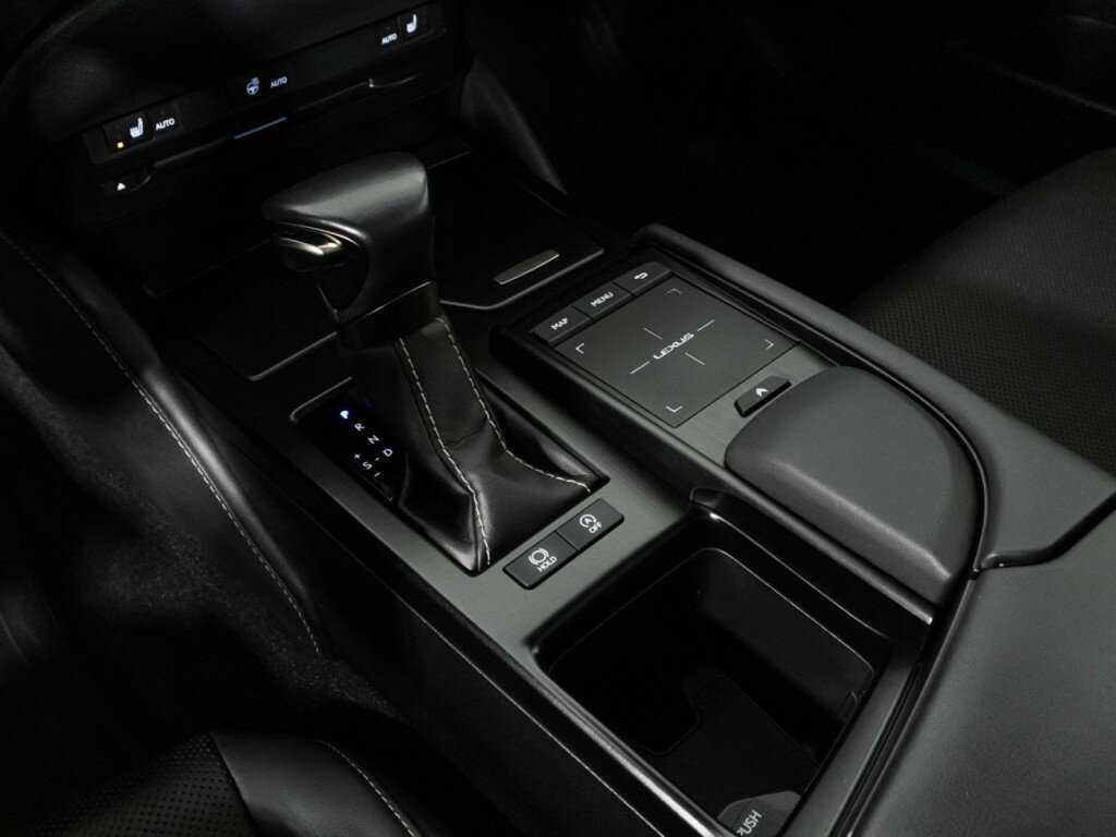 Lexus ES с пробегом — 2021 год. Фото: #21