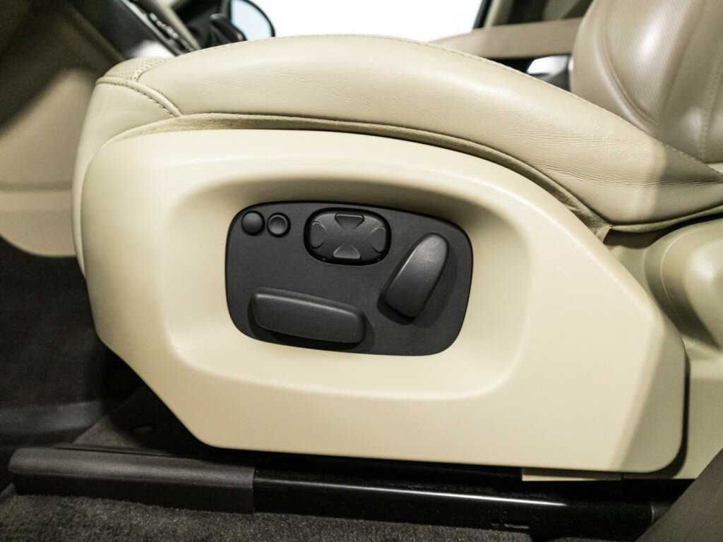 Land Rover Range Rover Sport с пробегом — 2014 год. Фото: #16