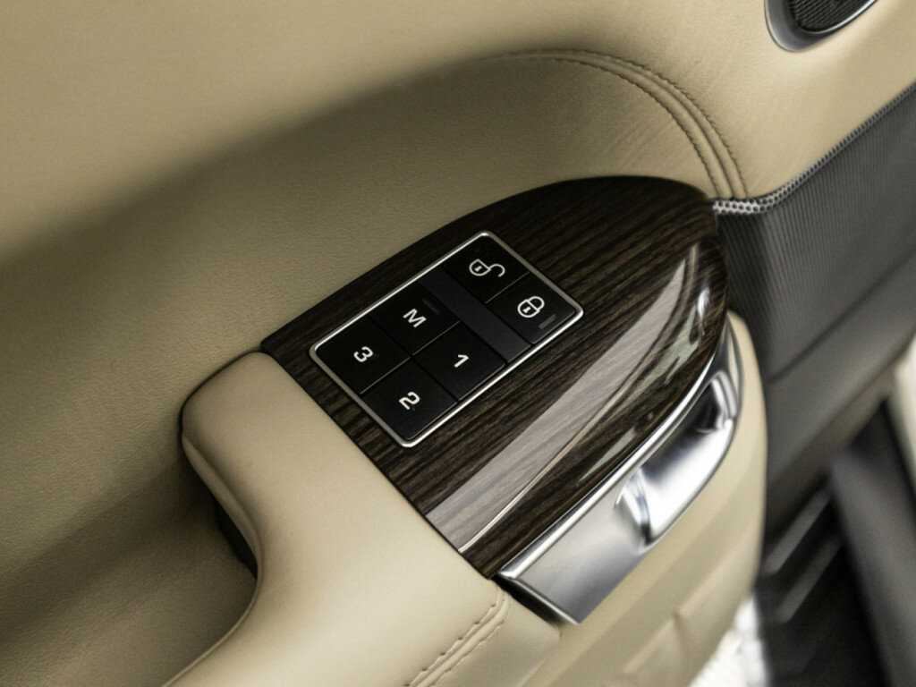 Land Rover Range Rover Sport с пробегом — 2014 год. Фото: #17