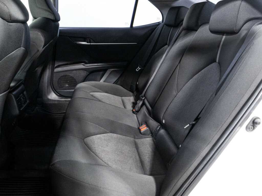 Toyota Camry с пробегом — 2021 год. Фото: #9