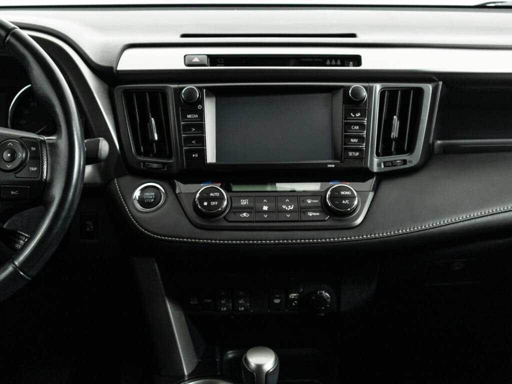 Toyota RAV4 с пробегом — 2017 год. Фото: #13