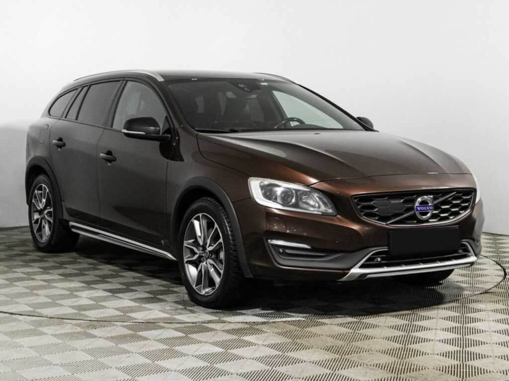 Volvo V60 Cross Country с пробегом — 2016 год. Фото: #2