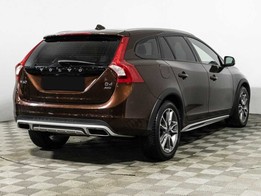 Volvo V60 Cross Country с пробегом — 2016 год. Фото: #4