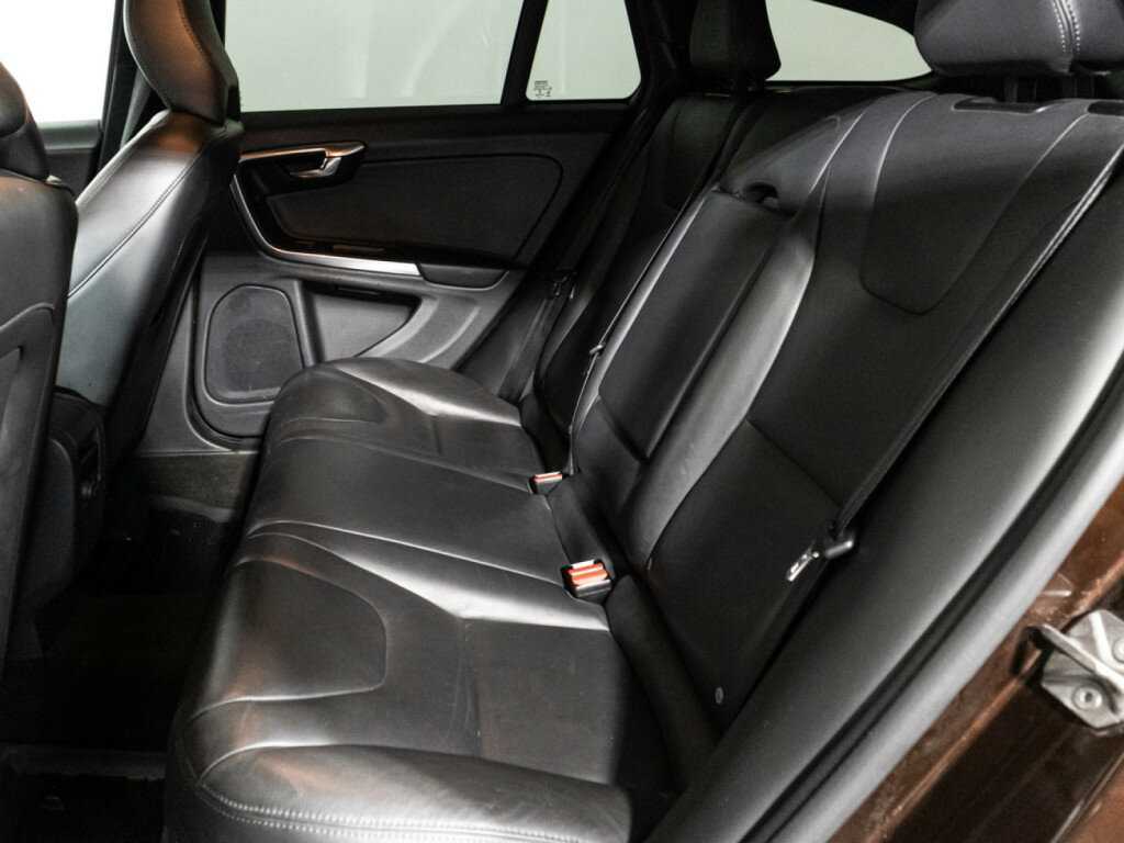 Volvo V60 Cross Country с пробегом — 2016 год. Фото: #9