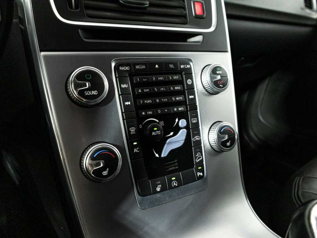 Volvo V60 Cross Country с пробегом — 2016 год. Фото: #16