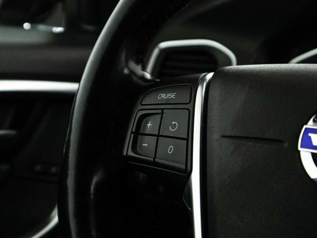 Volvo V60 Cross Country с пробегом — 2016 год. Фото: #18