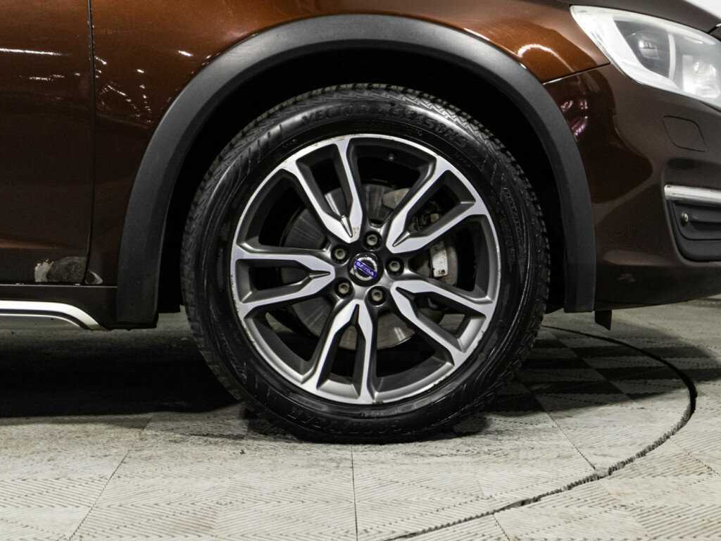 Volvo V60 Cross Country с пробегом — 2016 год. Фото: #20