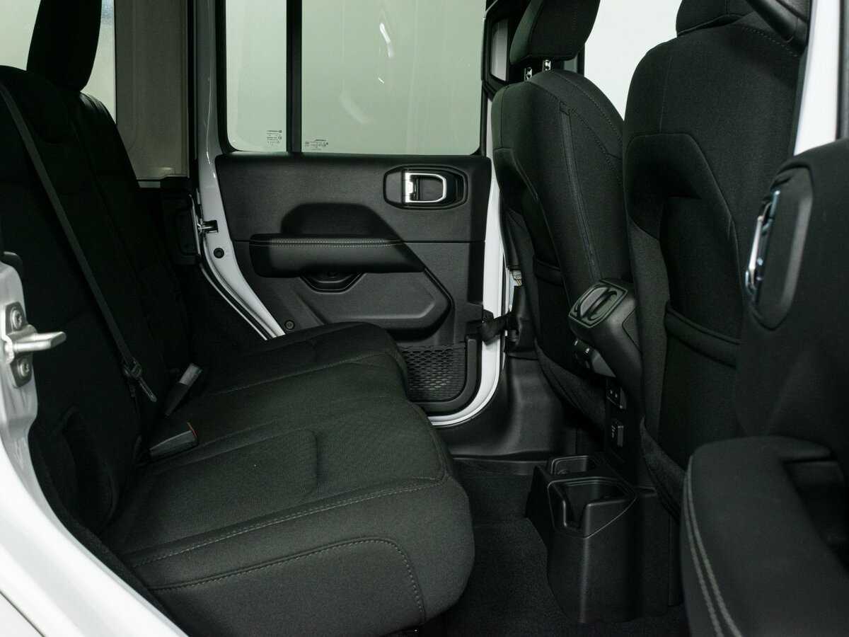 Jeep Wrangler с пробегом — 2022 год. Фото: #10