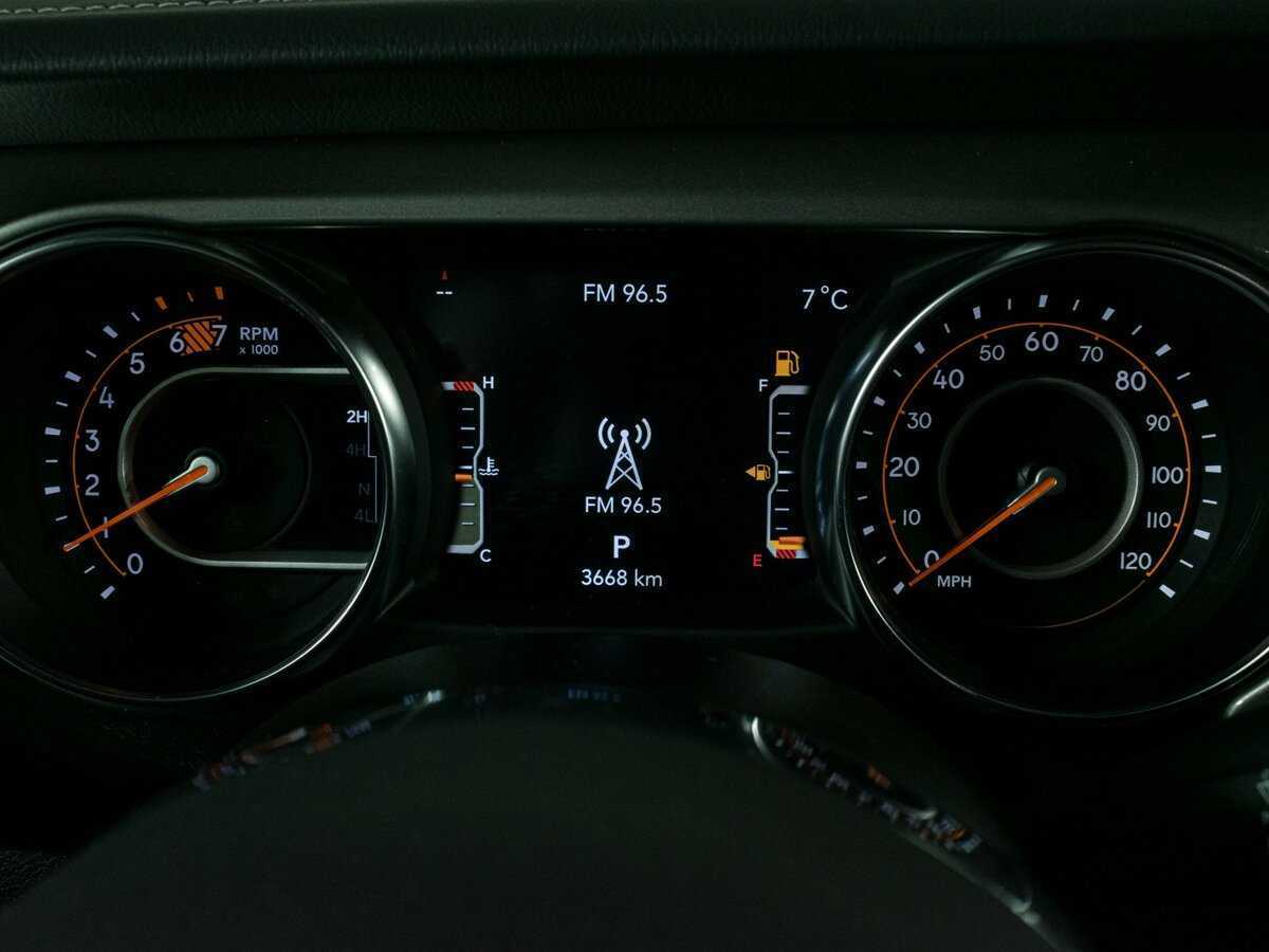 Jeep Wrangler с пробегом — 2022 год. Фото: #11