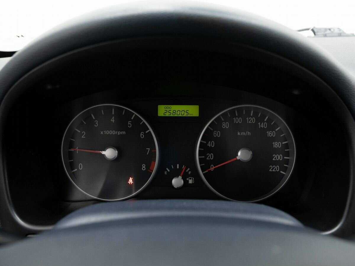 Hyundai Verna с пробегом — 2006 год. Фото: #14