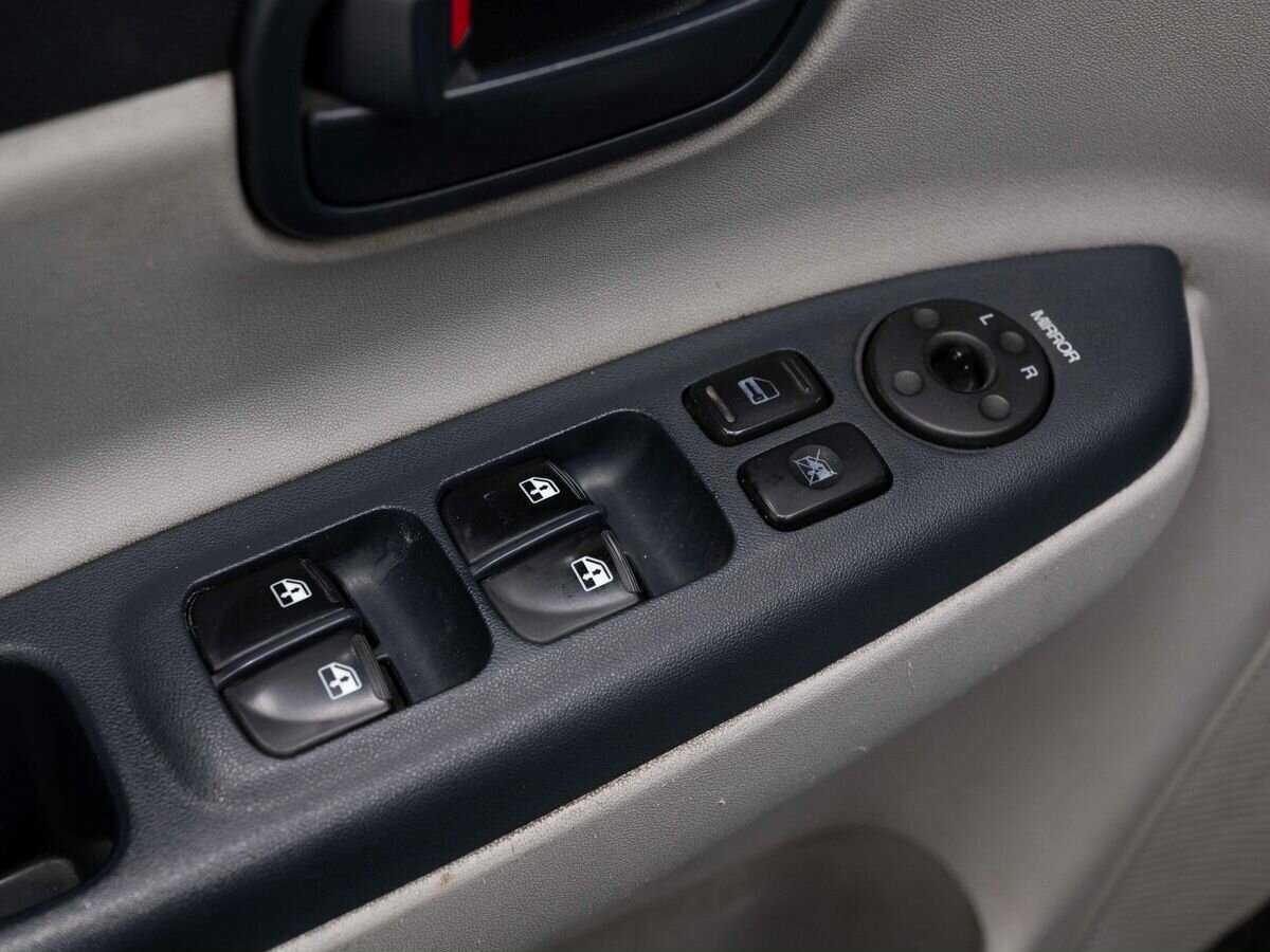 Hyundai Verna с пробегом — 2006 год. Фото: #15