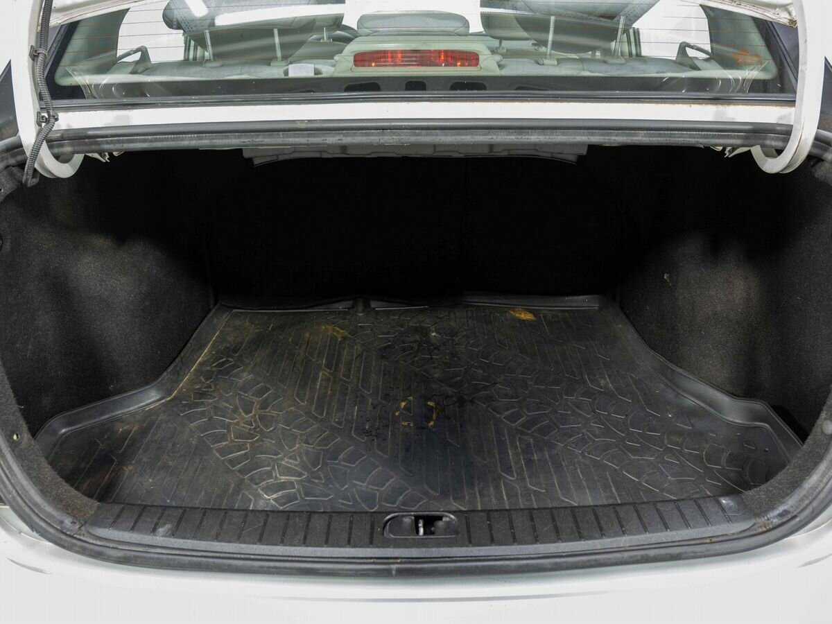 Hyundai Verna с пробегом — 2006 год. Фото: #17