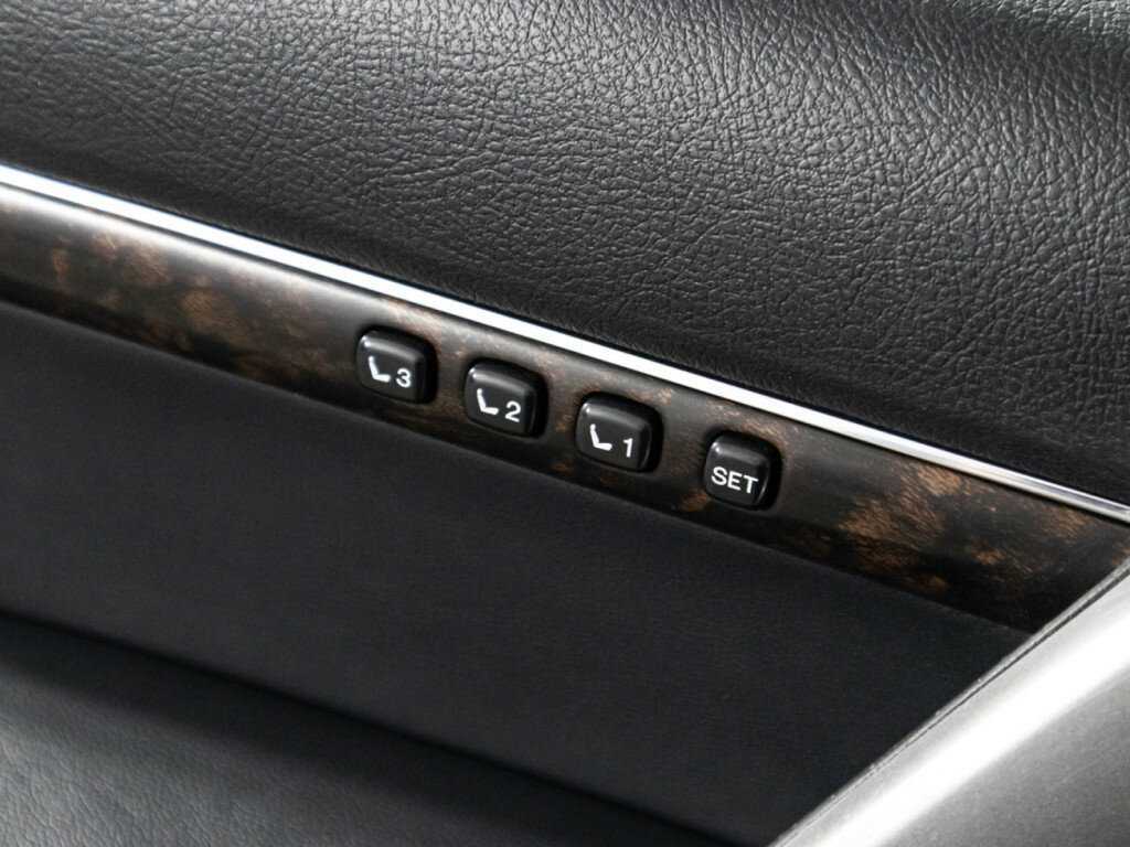 Toyota Land Cruiser с пробегом — 2013 год. Фото: #16