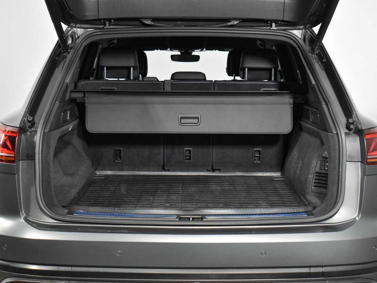 Volkswagen Touareg с пробегом — 2021 год. Фото: #18