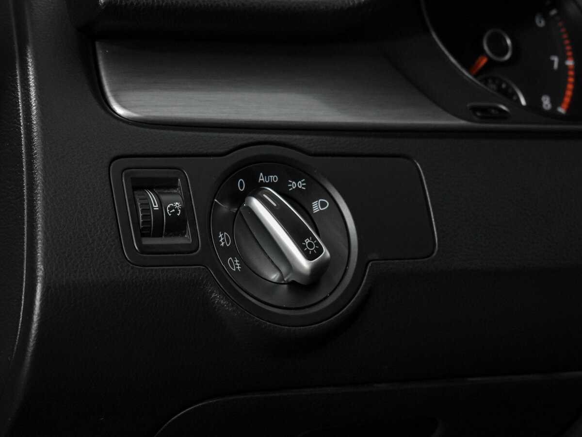 Volkswagen Passat с пробегом — 2011 год. Фото: #9