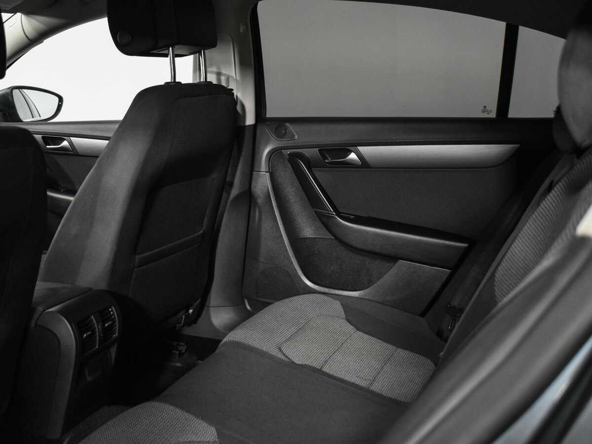 Volkswagen Passat с пробегом — 2011 год. Фото: #11