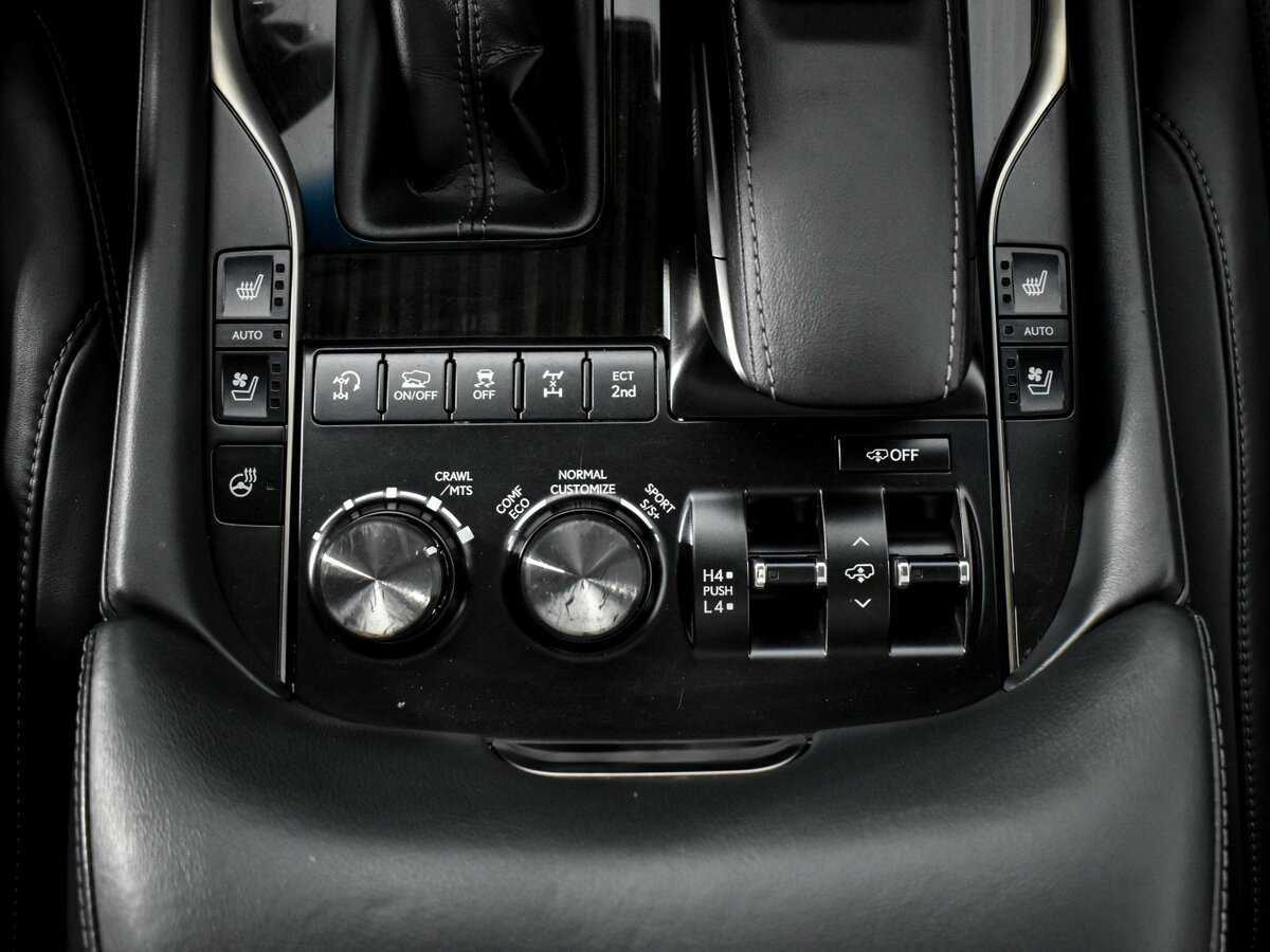 Lexus LX с пробегом — 2018 год. Фото: #8