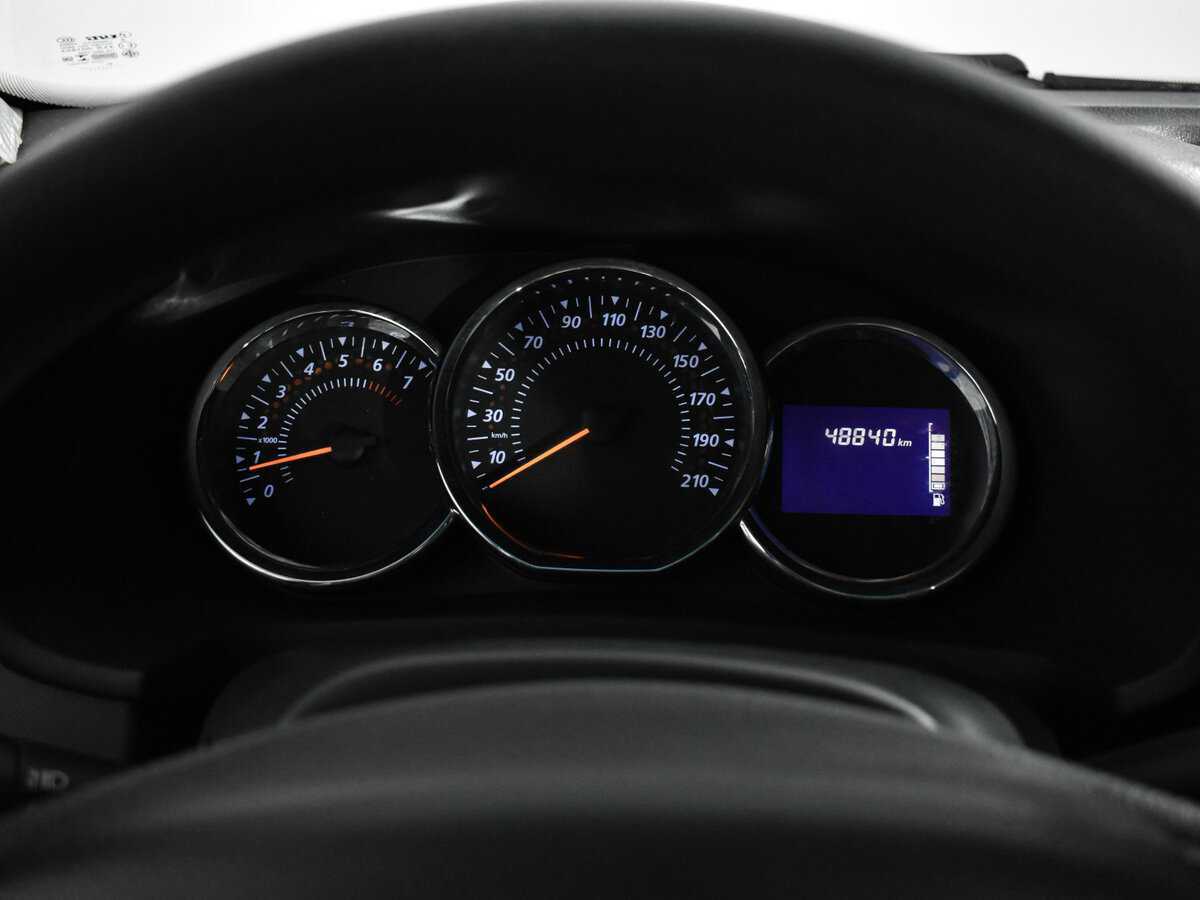 Renault Sandero с пробегом — 2017 год. Фото: #16