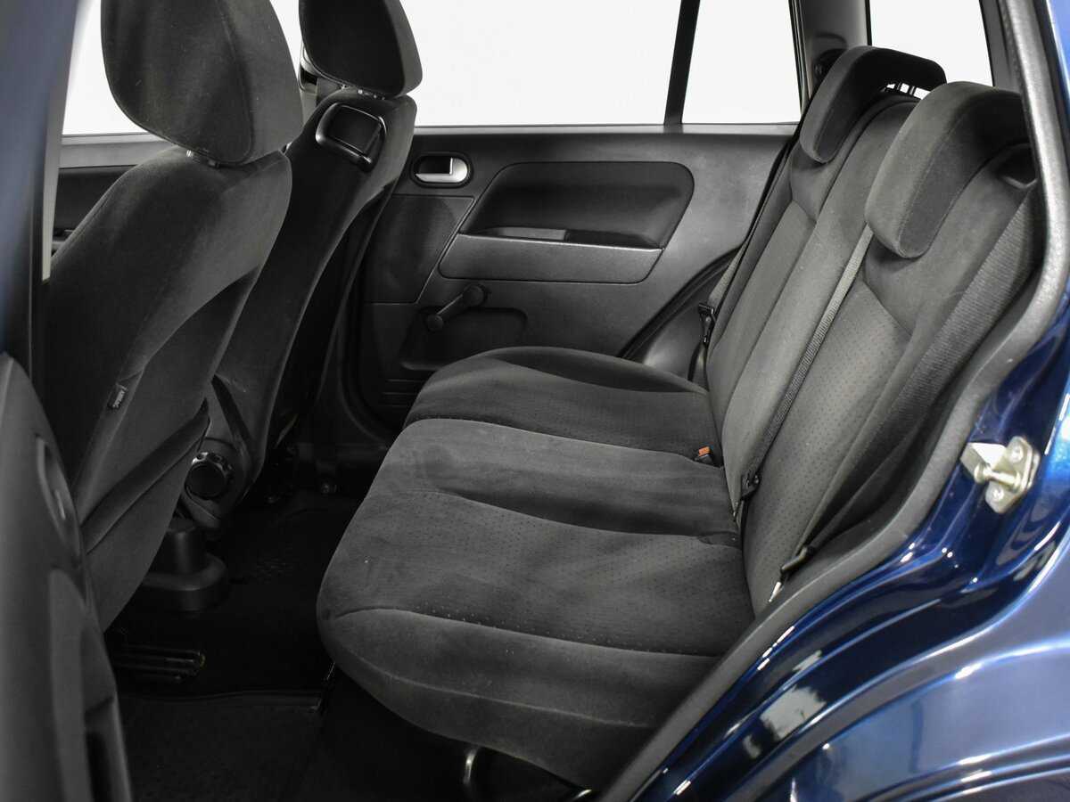 Ford Fusion с пробегом — 2005 год. Фото: #9