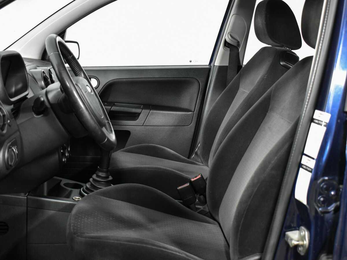 Ford Fusion с пробегом — 2005 год. Фото: #10