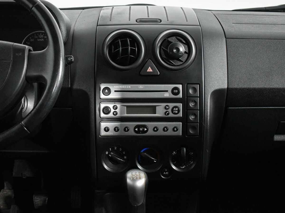 Ford Fusion с пробегом — 2005 год. Фото: #13