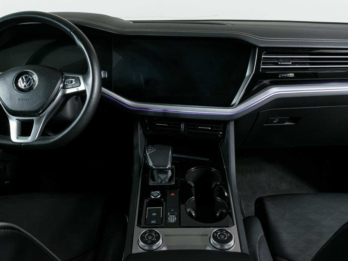 Volkswagen Touareg с пробегом — 2019 год. Фото: #12