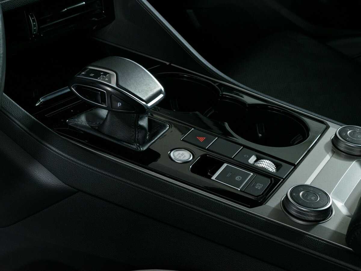 Volkswagen Touareg с пробегом — 2019 год. Фото: #18