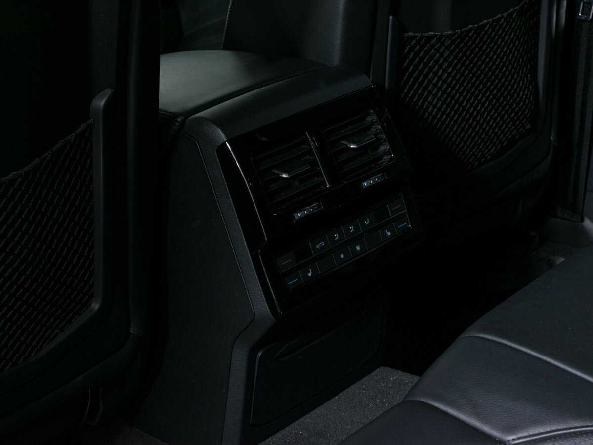 Volkswagen Touareg с пробегом — 2019 год. Фото: #20