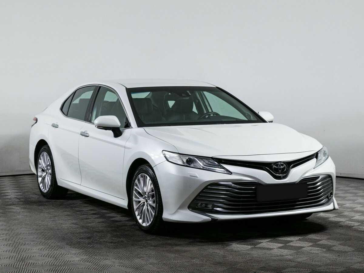 Toyota Camry с пробегом — 2018 год. Фото: #2