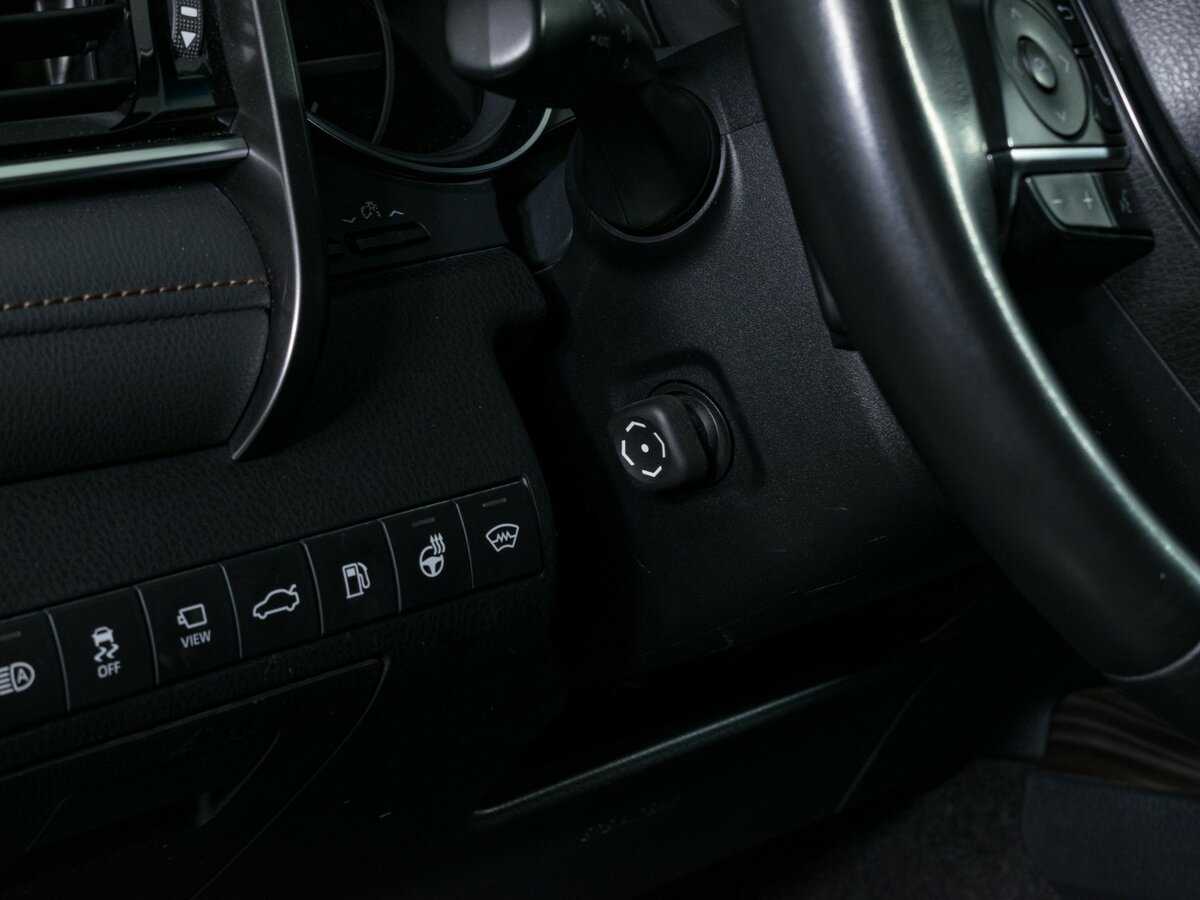 Toyota Camry с пробегом — 2018 год. Фото: #12