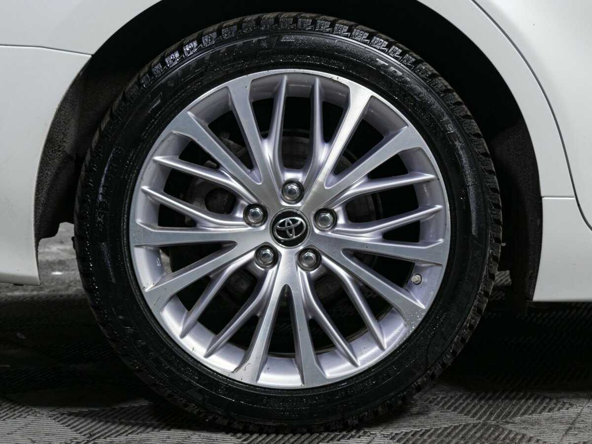 Toyota Camry с пробегом — 2018 год. Фото: #22