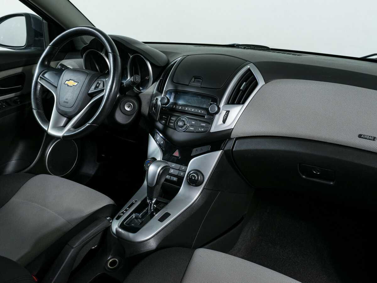 Chevrolet Cruze с пробегом — 2013 год. Фото: #6