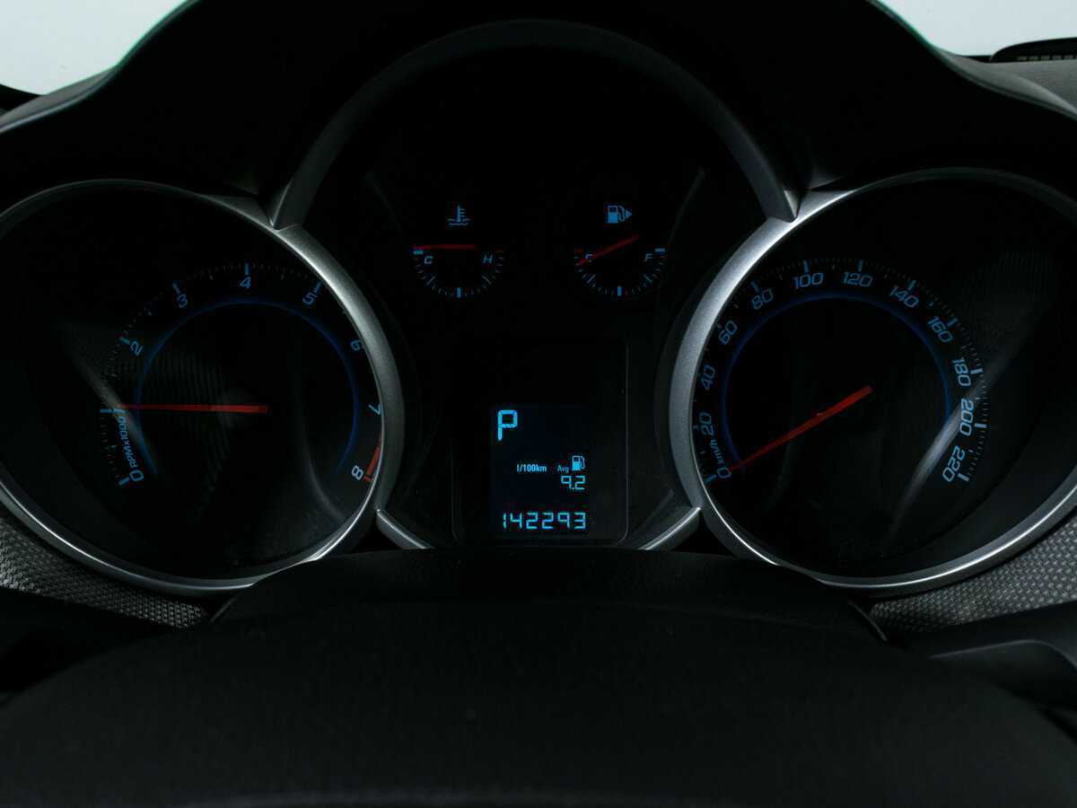 Chevrolet Cruze с пробегом — 2013 год. Фото: #9